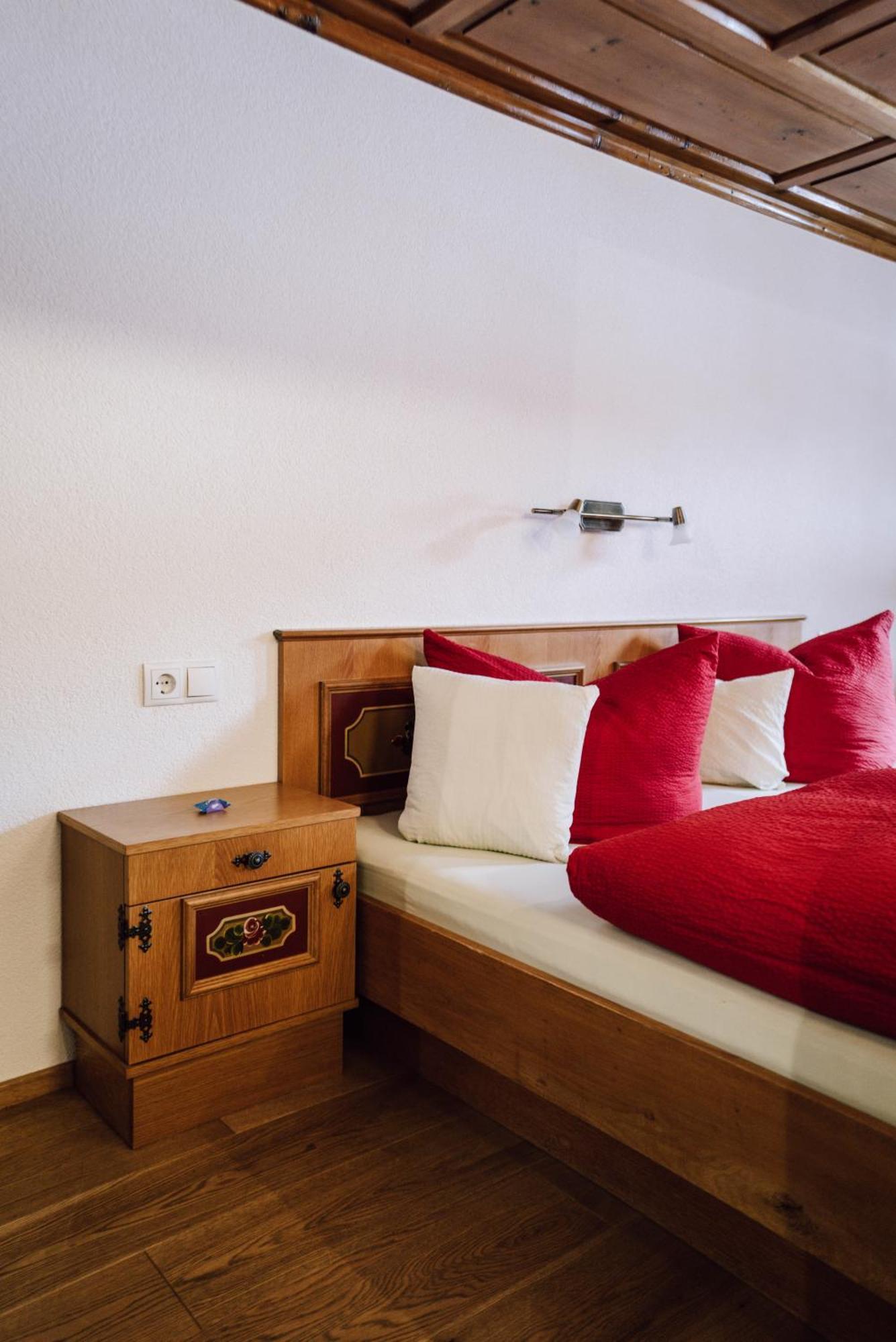 Haus Saler Bed & Breakfast Gaschurn Bagian luar foto